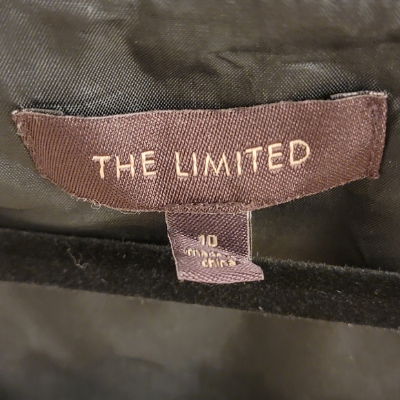 Limited Dress (above the knee) - Picture 4 of 4